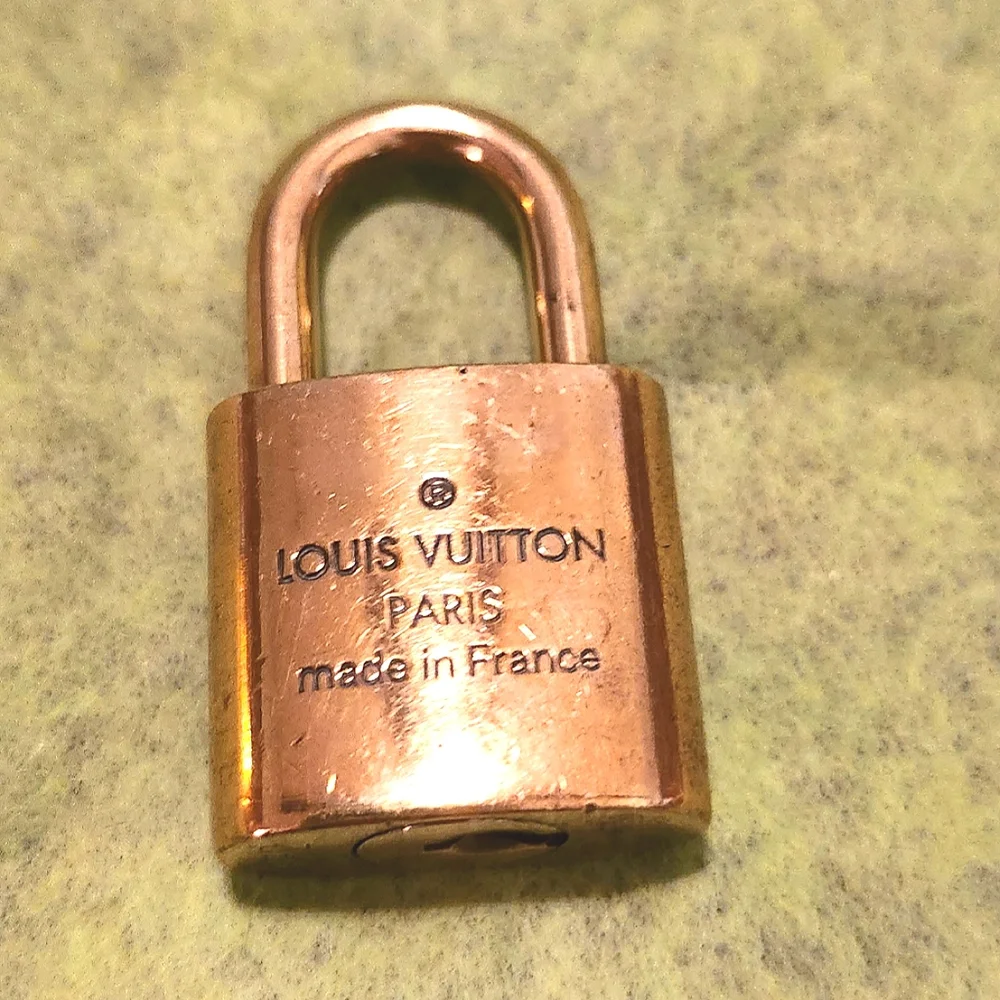 Louis Vuitton Lock No 332 NO KEY